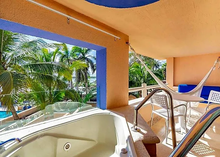 Puerto Aventuras & Club Hotel