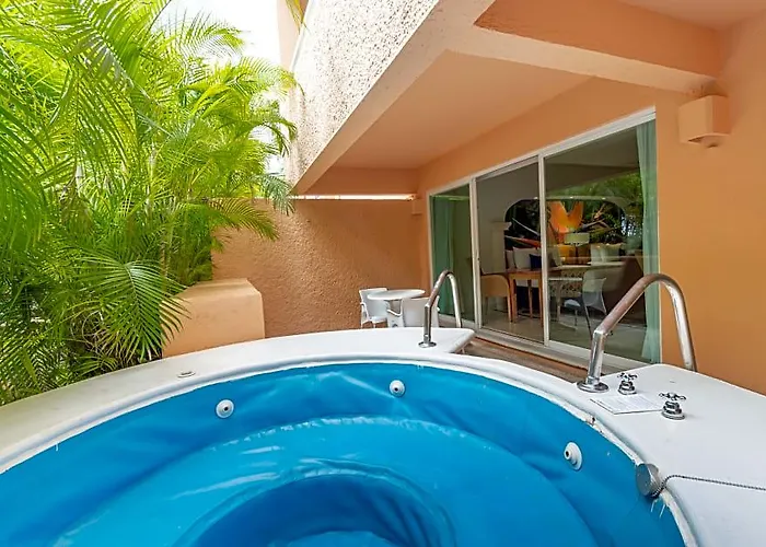 Puerto Aventuras & Club Hotel