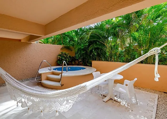 Puerto Aventuras & Club Hotel