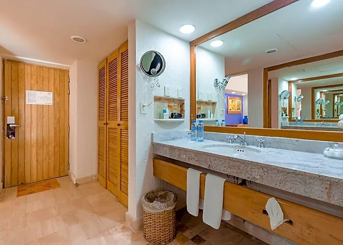 Hotel Puerto Aventuras & Club 3*