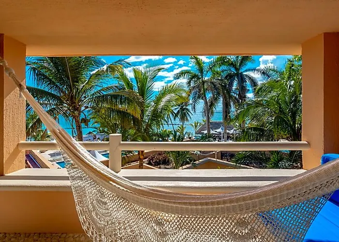 Puerto Aventuras & Club Hotel
