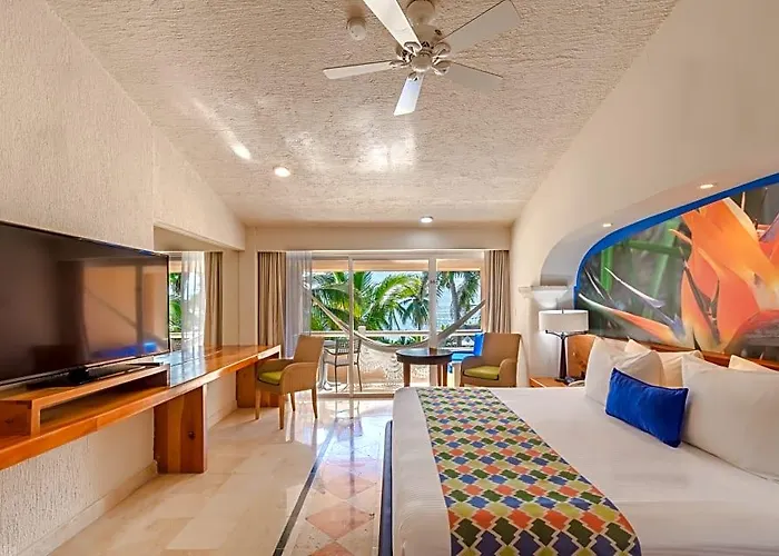 Puerto Aventuras & Club Hotel